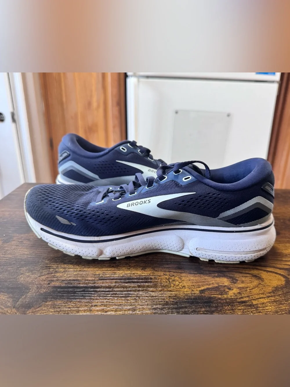 Brooks Ghost 15 woMen’s Size 10 Running Shoes Navy Blue White